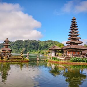 Ulun Danu Tour – Explore Bali’s Sacred Temples and Timeless Landscapes.